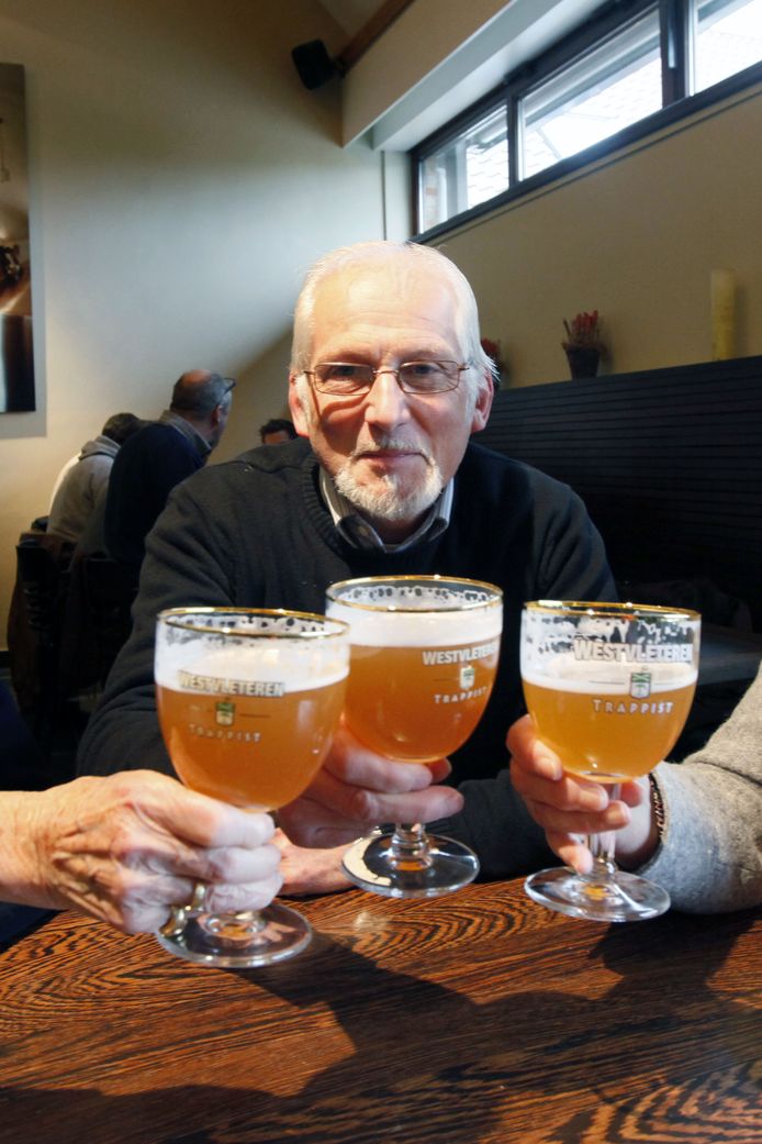Tegenover de abdij in Westvleteren kan het beroemde bier worden geproefd.