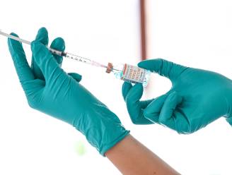 UZ Gent start met laatste fase ontwikkeling coronavaccin: zo kan je je aanmelden als testpersoon