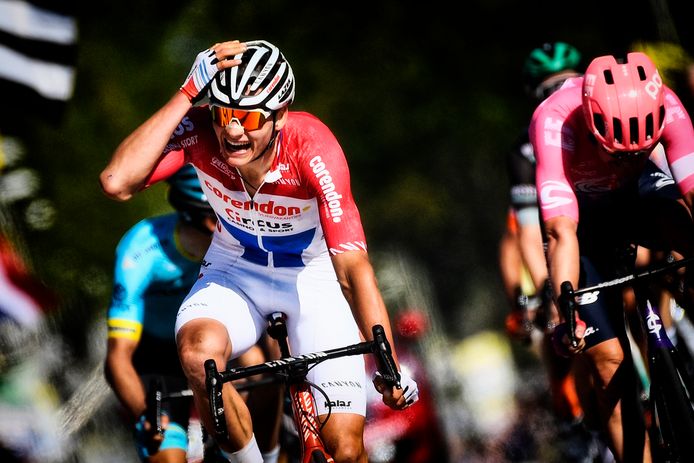 Mathieu van der Poel kan het niet geloven: hij wint de Amstel Gold Race.