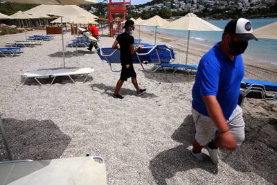 Griekse strandbars zaterdag open in aanloop naar toeristenseizoen