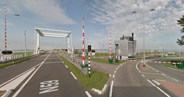 Fietsbrug over Grevelingensluis bij Bruinisse drie dagen buiten gebruik