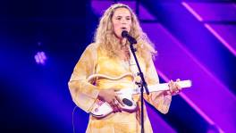 Ruth en haar unieke Lava Genie Smart guitar doen ons wegdromen