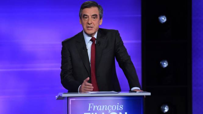 Fillon salue un débat "digne", Juppé trop attentif à Sarkozy