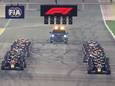 Coureurs staan klaar voor de Grand Prix in Bahrein.