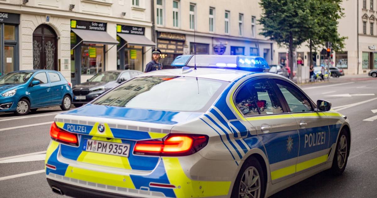 Ein Mädchen (7 Jahre alt) starb, nachdem eine 200 Kilo schwere Marmorstatue im Garten eines deutschen Hotels auf sie gefallen war |  Im Ausland