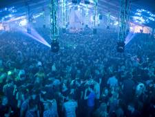 Wel feesttent en zendmast, toch moet boete voor piratenfeest in Zenderen van tafel, maar gemeente weigert