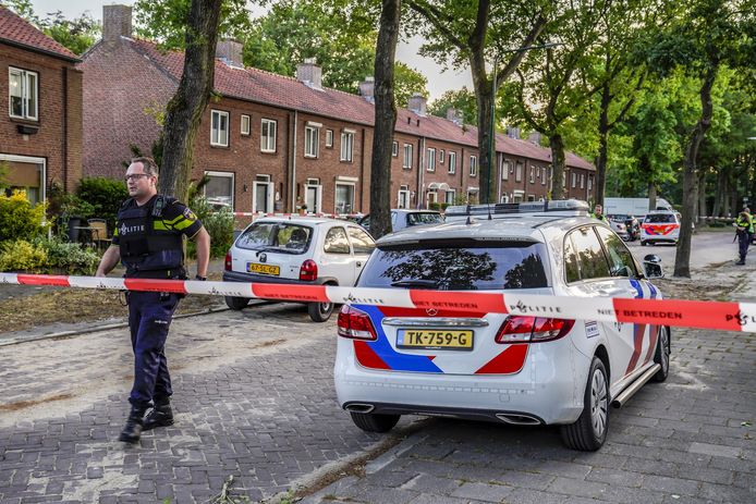 Een persoon raakte ernstig gewond bij een schietincident afgelopen zaterdag in Rijen. In de volkswijk is geschrokken gereageerd. De burgemeester heeft de bewoners een persoonlijke brief gestuurd.