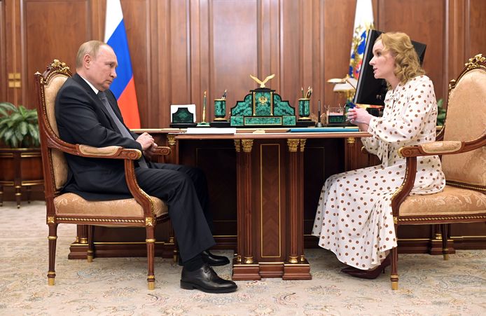 Maria Lvova-Belova en conversación con Vladimir Putin