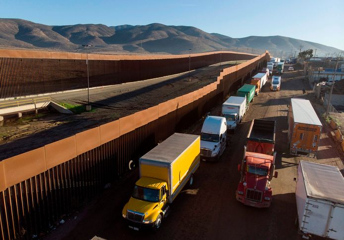 Handelsverkeer aan de Mexicaans-Amerikaanse grens.