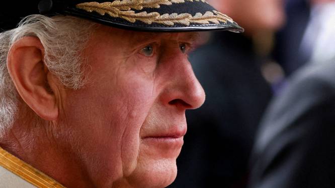 Koning Charles zegt eerste officiële staatsbezoek af vanwege protesten in Frankrijk