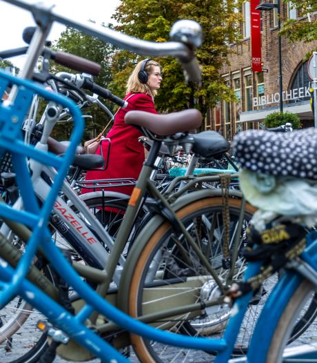 Fietsenchaos op mooiste plein van Utrecht doet verdriet, maar oplossing blijft voorlopig uit