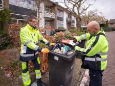 Inspecteurs in Wijk bij Duurstede op pad om te checken of er gesjoemeld wordt met restafval in kliko's