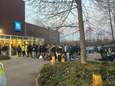163 mannen uit kraakpand Paleizenstraat naar Ibis-hotel in Ruisbroek gebracht, Bart Somers reageert kwaad: “Deloyaal gewoon”