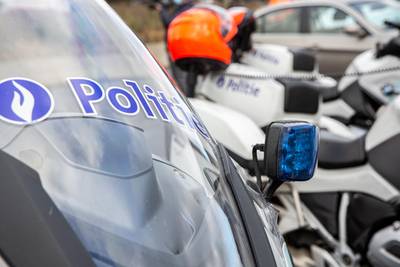 Oostendse politiemotard (41) komt om het leven na crash op verkeerswisselaar E40/E403