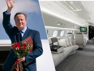 Britse minister David Cameron onder vuur voor huren van privéjet van bijna 50 miljoen euro