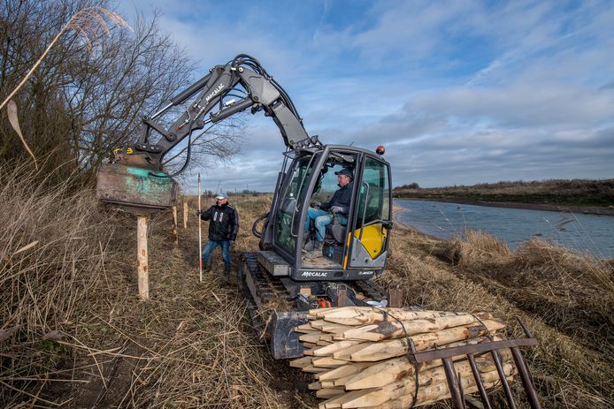 De werkzaamheden in de Kleine Willemswaard bij Tiel.
