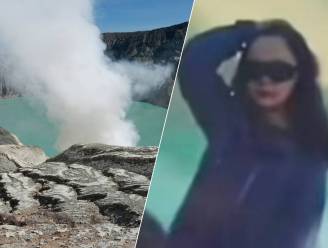 Toeriste (31) poseert bij krater van actieve vulkaan maar struikelt en stort naar beneden