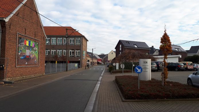 Leerlingen En Leerkrachten Besmet Met Covid 19 Vrije Basisschool Munkzwalm Stuurt 200 Kinderen Naar Huis Zwalm Hln Be