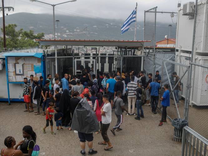 Dertien arrestaties voor brand bij vluchtelingenkamp op Griekse eiland Samos
