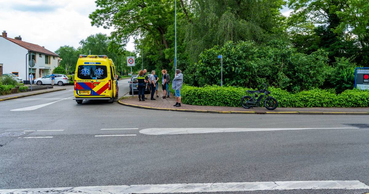 Jonge bestuurder fatbike raakt gewond bij aanrijding met personenauto.