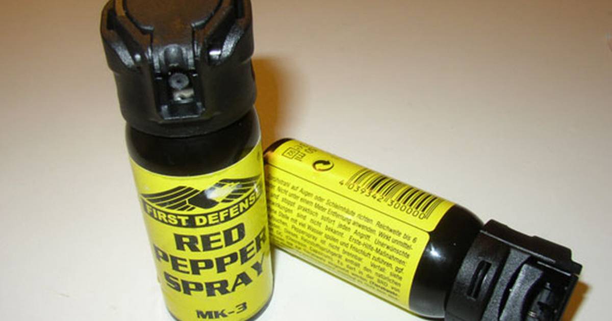 Agent krijgt pepperspray in gezicht tijdens ontruiming kraakpand in