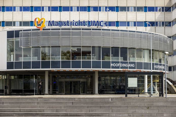 Twee patiënten overleden na een lokale stroomstoring, waardoor de zuurstoftoediening stopte.