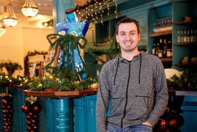 Bryan (30) is niet meer eenzaam, dankzij Brabant Maatjes: ‘Ik was hele dagen alleen aan het gamen’