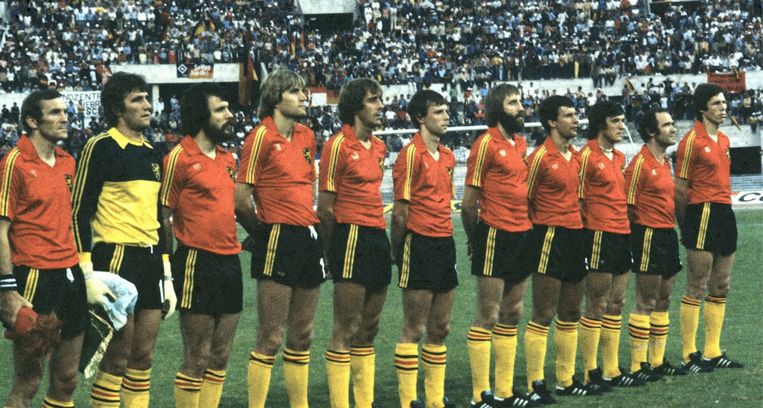 Walter Meeuws: 'Er was geen ­hiërarchie. Wij losten alles ­samen op.' (V.l.n.r.: Julien Cools, Jean-Marie Pfaff, Eric Gerets, Jan Ceulemans, Walter Meeuws, Raymond Mommens, Luc Millecamps, Michel Renquin, Swat Van der Elst, Wilfried Van Moer en René Vandereycken.) Beeld 