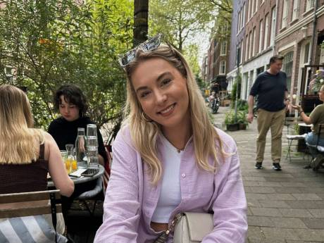 Oppas Martine Maureen TikTokt over Amsterdamse gezinnen: 'Mijn eerste video ging over de inhoud van een ijskast'