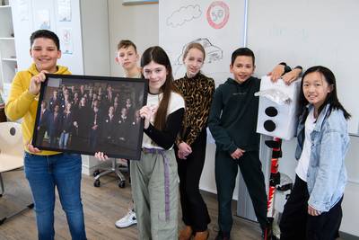 Scholieren lossen zelf verkeersprobleem in Raamsdonk op - en dat is op landelijke tv te zien