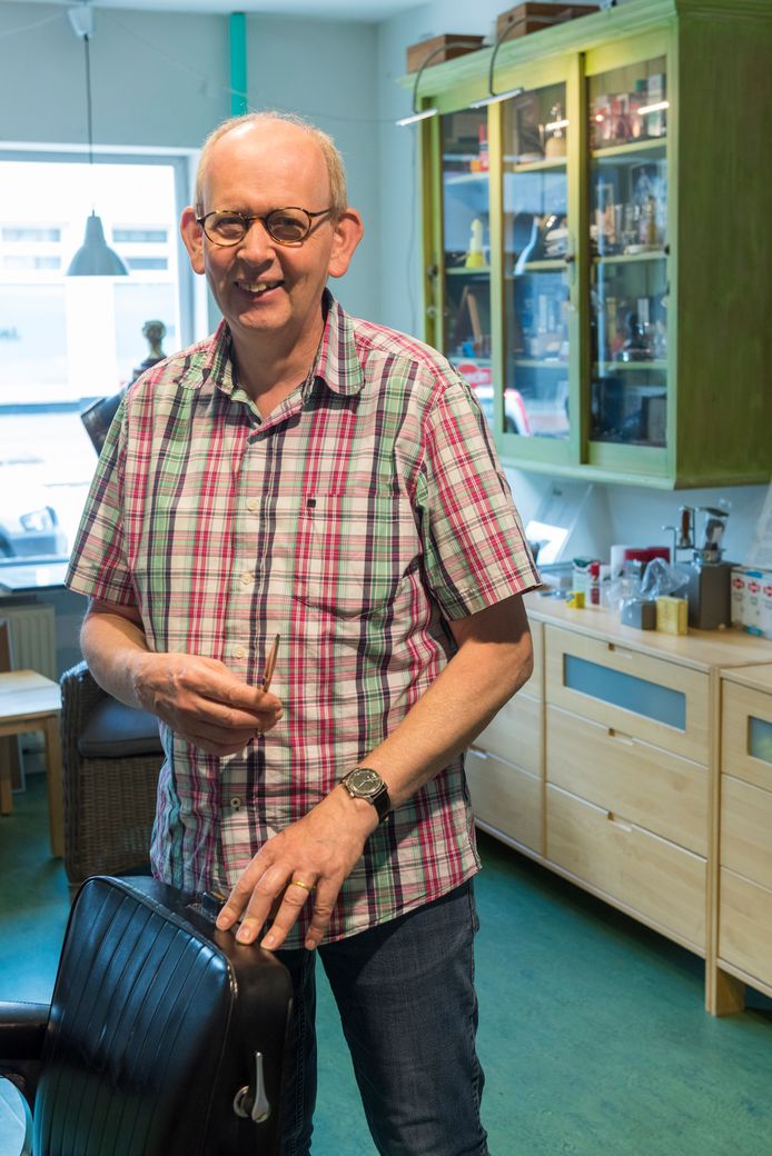 Hans Nabbe knipt vrijdag, na bijna vijftig jaar, zijn laatste klanten.