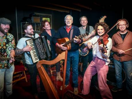 Folkband Ogham blijft ook zonder ‘sleutelaar’ Ber op de Schotse toer: ‘Ik ben van plan nog vaak naar ze te gaan kijken’
