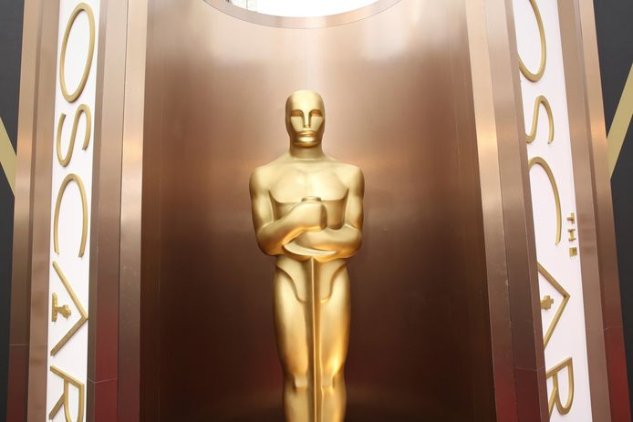 Een Oscar-standbeeld in het Dolby Theatre in Los Angeles.