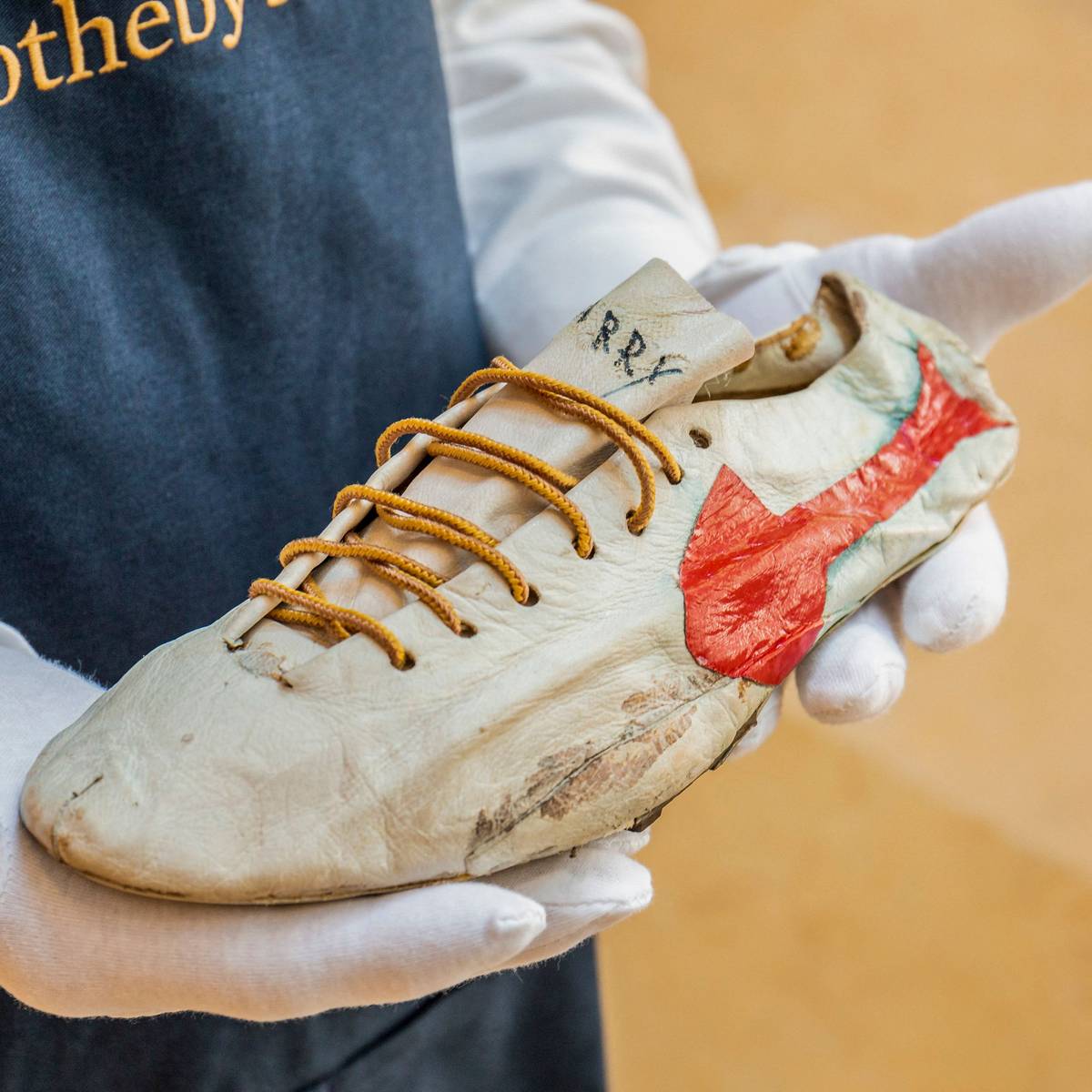 Deze vintage sneakers van Nike kunnen de duurste schoenen ooit worden Mode Beauty hln.be