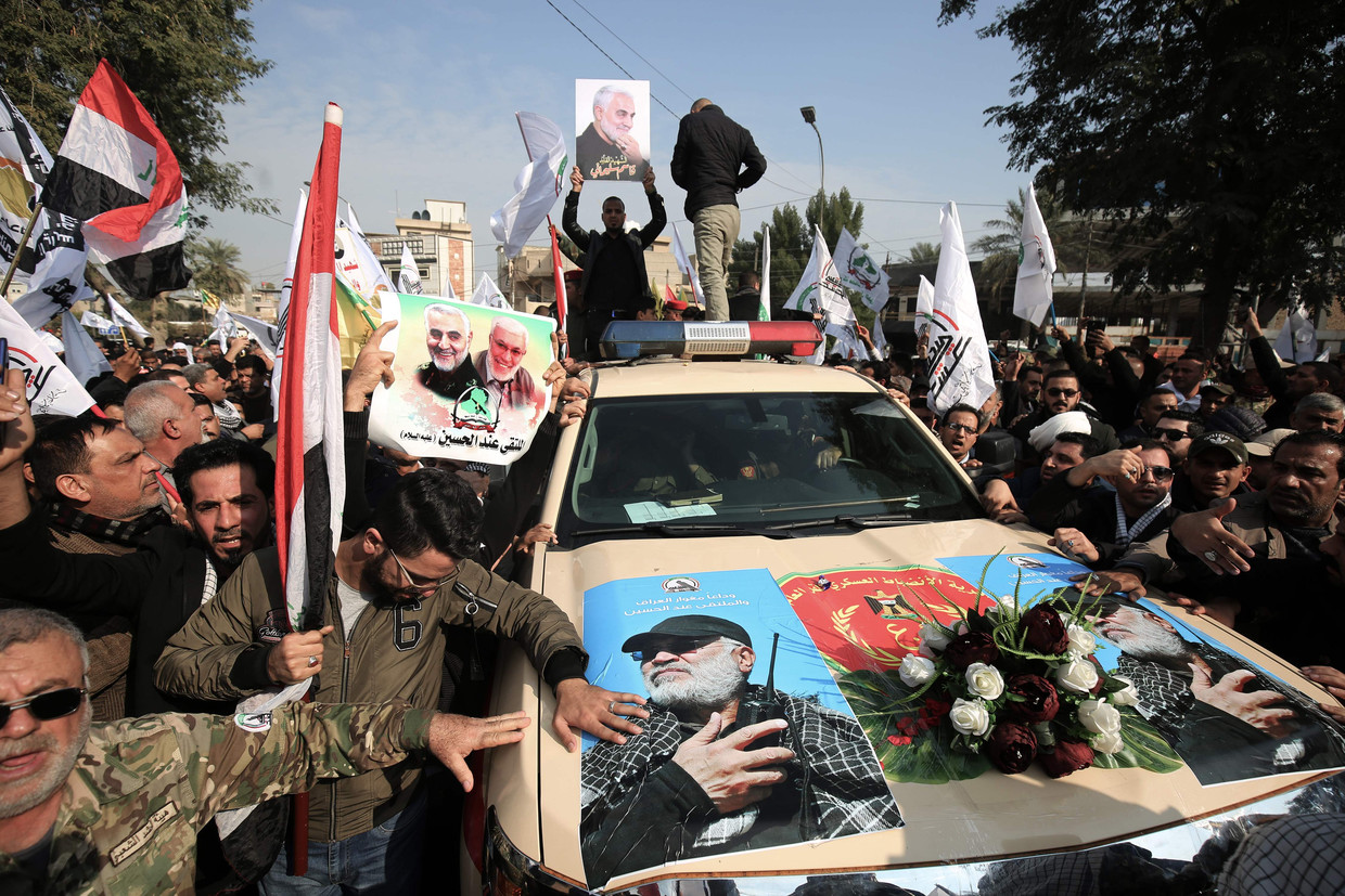 De begrafenisauto van de Iraakse legerchef Abu Mahdi al-Muhandis . Beeld AFP
