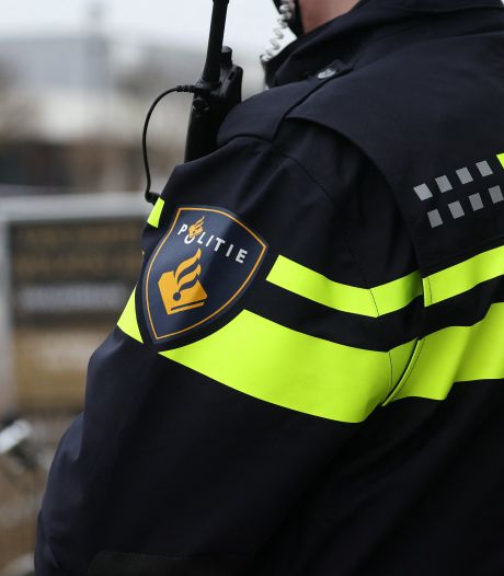 Man stapt in auto bij Rotterdam Centraal en wordt drie weken vastgehouden in Haagse woning
