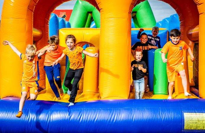 Het terrein van voetbalvereniging SSS stond garant voor vertier in Klaaswaal