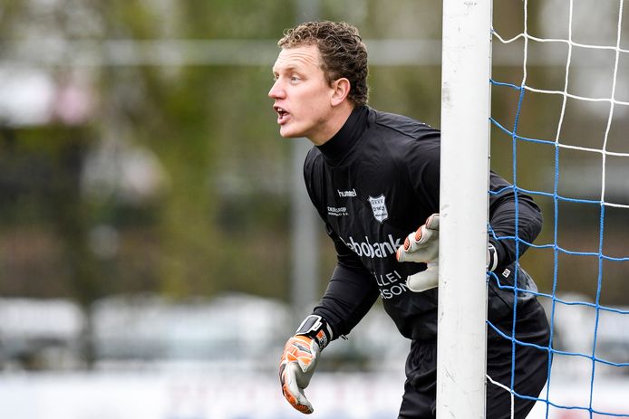 Keeper Johan Jansen blijft bij GVVV.