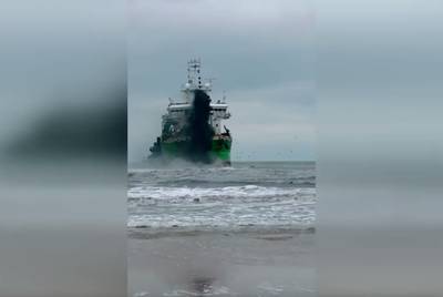 Que s’est-il passé à Knokke? Un bateau mystérieux déverse une substance noire dans la mer