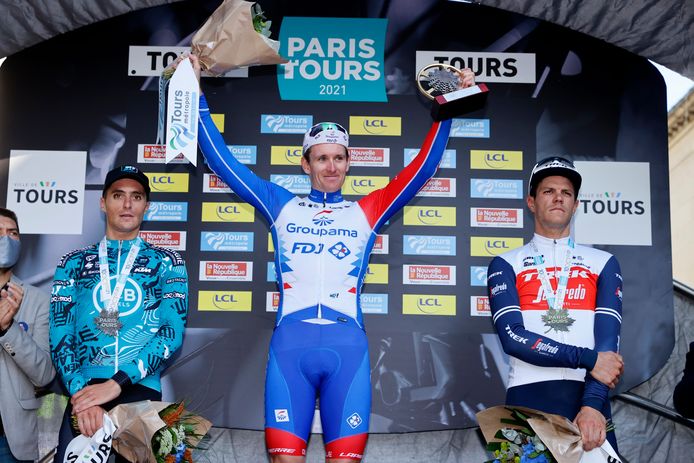 Arnaud Démare wint Parijs-Tours.