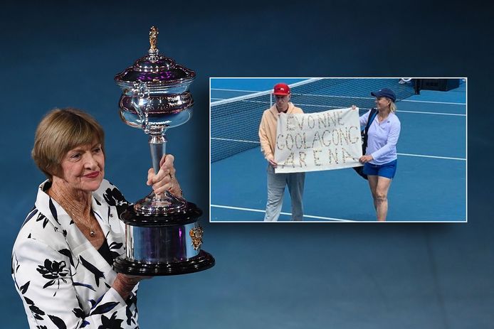 Margaret Court. Inzet: John McEnroe en Martina Navratilova met het spandoek dat verwijst naar de 'Evonne Goolagong Arena'.