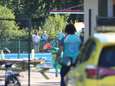 Man ternauwernood aan de dood ontsnapt na duik in het zwembad: ‘Gebeurt vaker tijdens de hitte’
