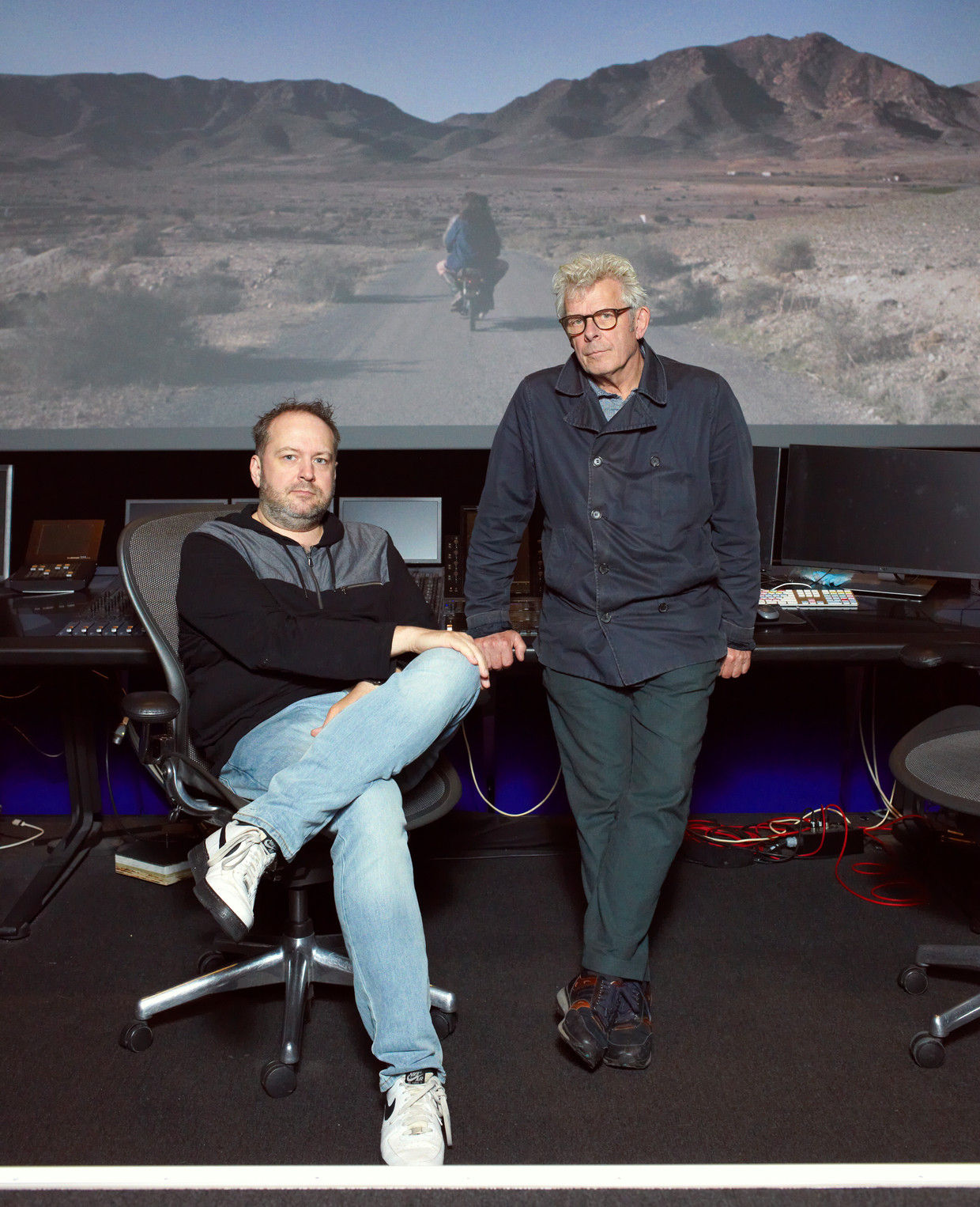 Filmeditor Job ter Burg en film- en toneelregisseur Alex Warmerdam. Beeld Daniel Cohen