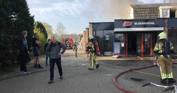 Radeloze Peter ziet huis én fietsenzaak in vlammen opgaan: 'Dit is zwaar klote' - De Gelderlander