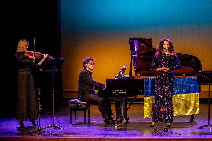 Drie Oekraïnense musici geven vanavond een concert in De Leest in Waalwijk om aandacht te vragen voor de situatie in hun thuisland.