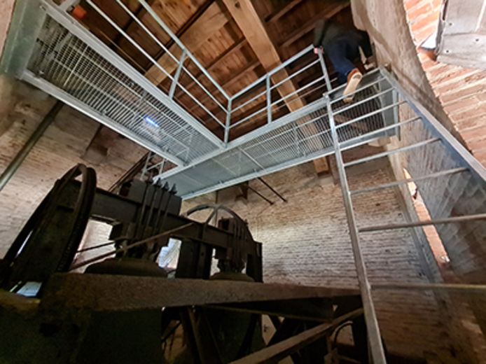 Over enkele maanden werkt de klok hopelijk weer op de kerktoren van Loenhout.