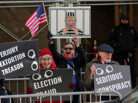 Politie in VS zet zich schrap vanwege mogelijke arrestatie Trump: ‘Veel geleerd van Capitoolbestorming’