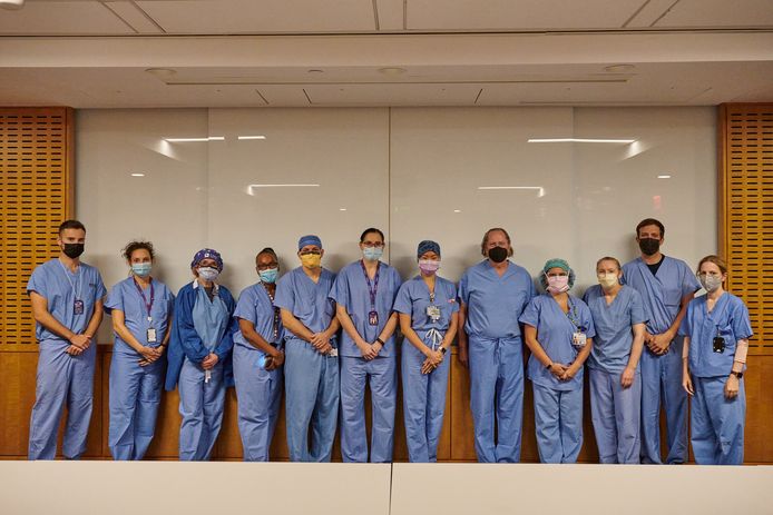 Leden van het chirurgisch xenotransplantatie-team.