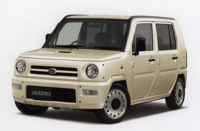 De Daihatsu 'Naked' rijdt rond in Japan
