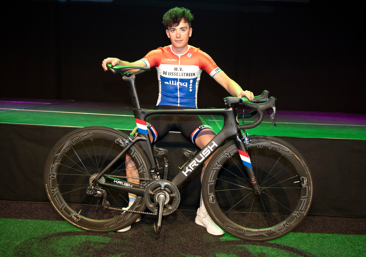 Robin Löwik uit Vriezenveen, eerder tijdens de ploegpresentatie van de IJsselstreek in Harderwijk.